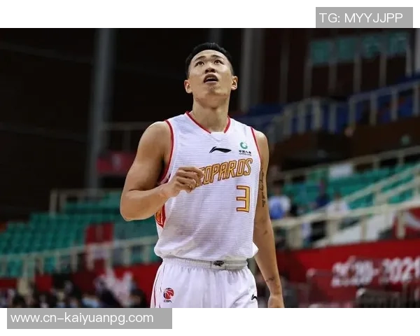 南斯表现起伏10投仅中2罚球稳健贡献11分并抢下5个前板与3次抢断 南斯表现起伏10投仅中2罚球稳健贡献11分并抢下5个前板与3次抢断